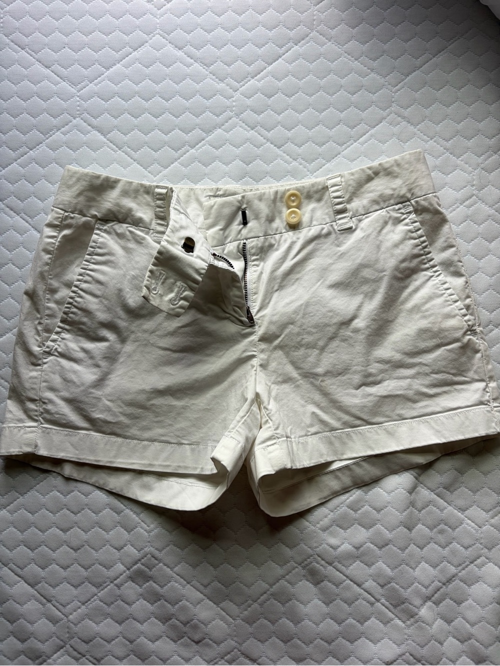 Vineyard Vines Women's White Cotton Shorts